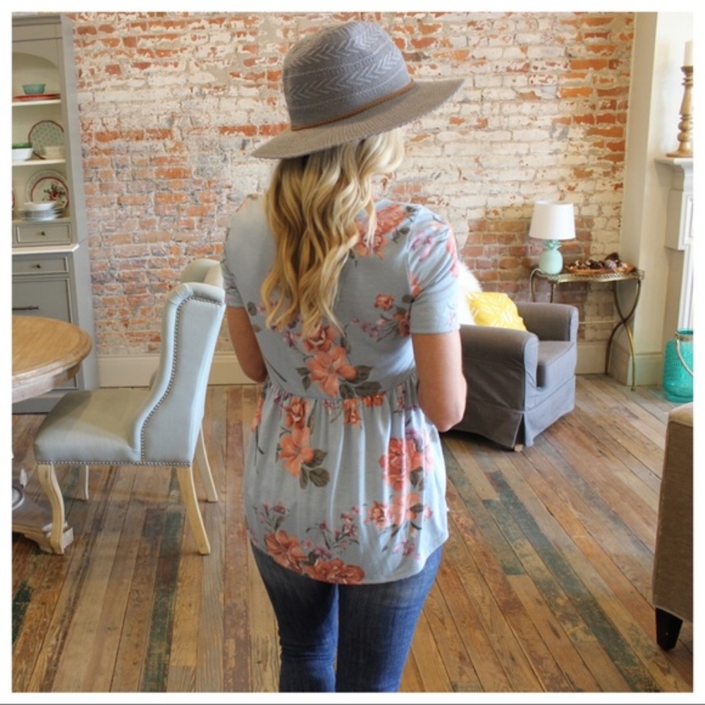 Light Blue Floral Short Sleeve Tunic - Picture 2 of 3